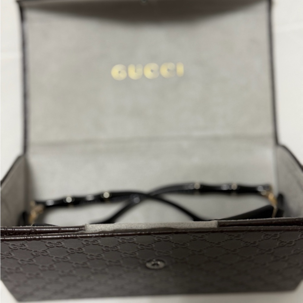 Gucci Women's Black Sunglasses - Picture 5 of 5